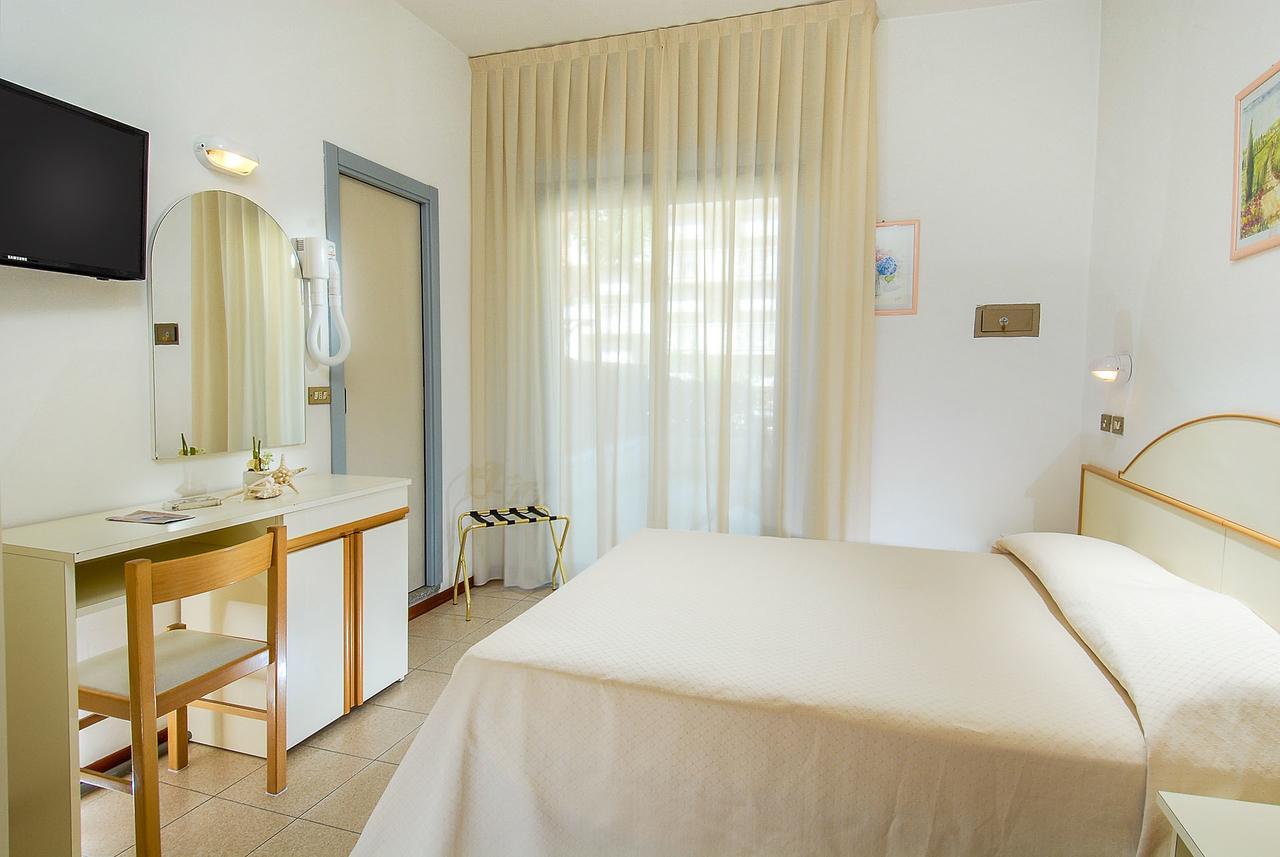 Hotel Novella Misano Adriatico Exterior foto